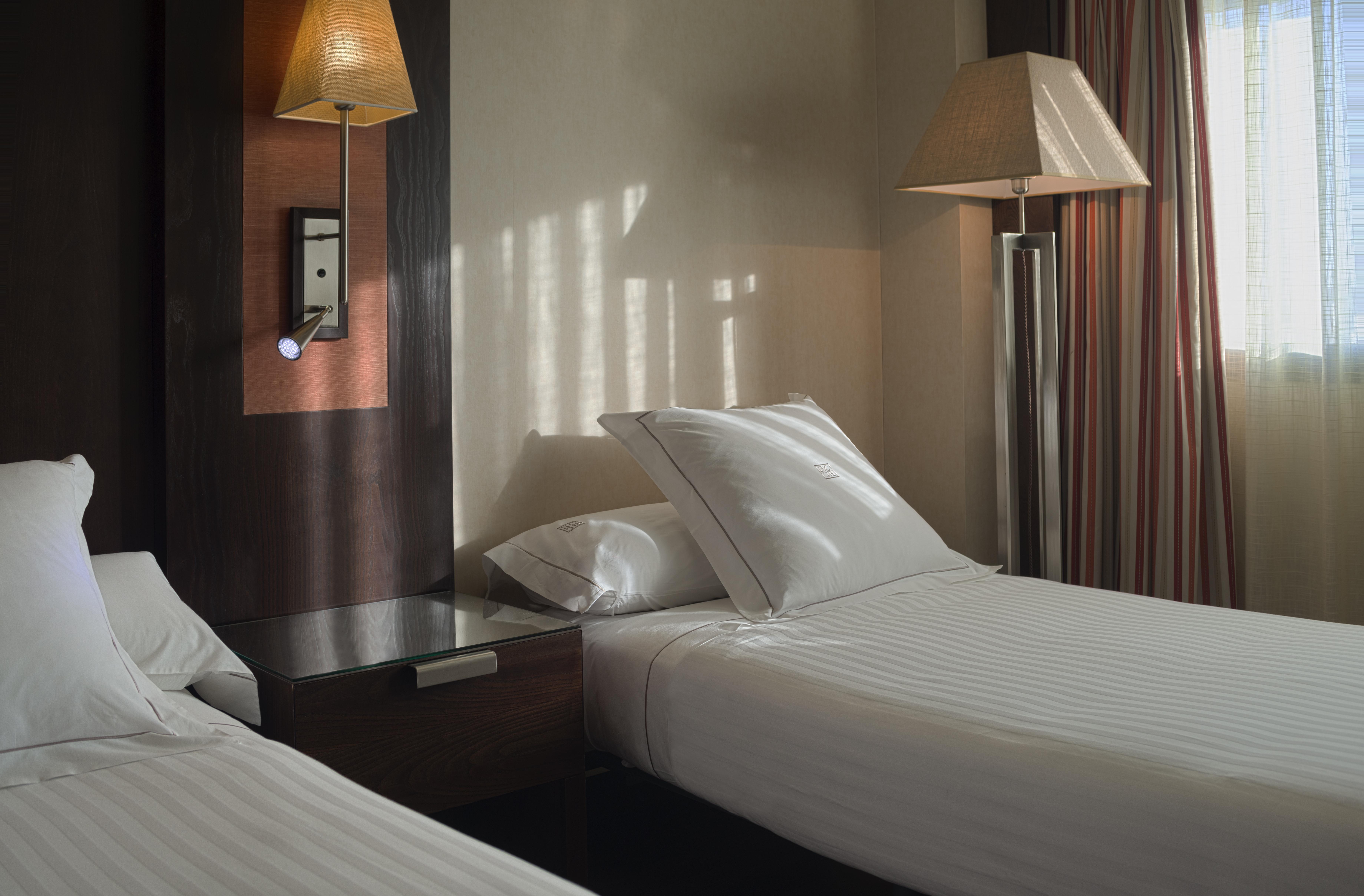 Hotel Cordoba Center Bagian luar foto